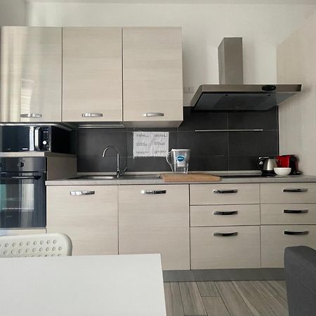 Gardone Apartment - Ampio Appartamento Con 2 Camere Da Letto - Comodo Per Duomo! Mediolan Zewnętrze zdjęcie