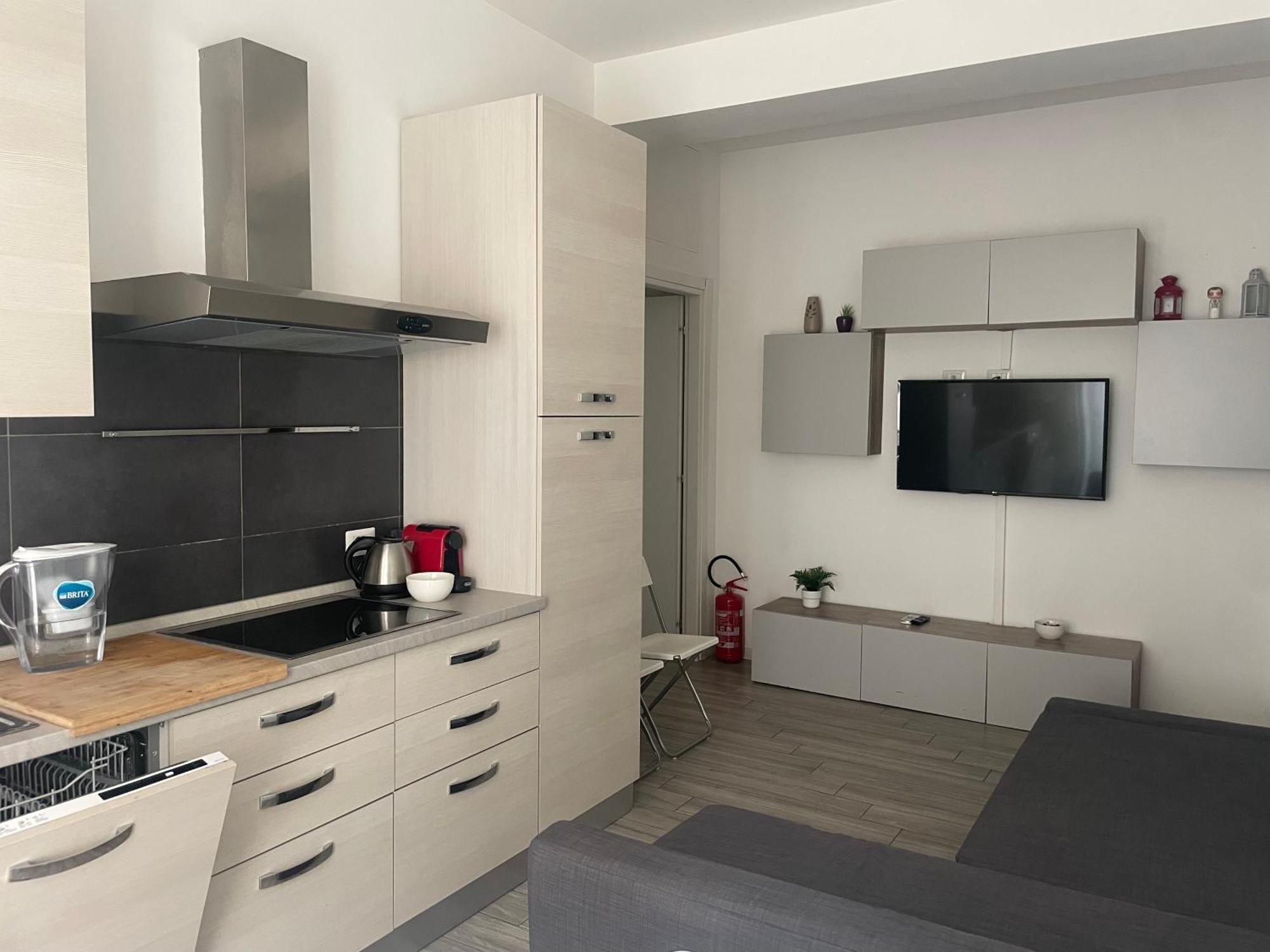 Gardone Apartment - Ampio Appartamento Con 2 Camere Da Letto - Comodo Per Duomo! Mediolan Zewnętrze zdjęcie