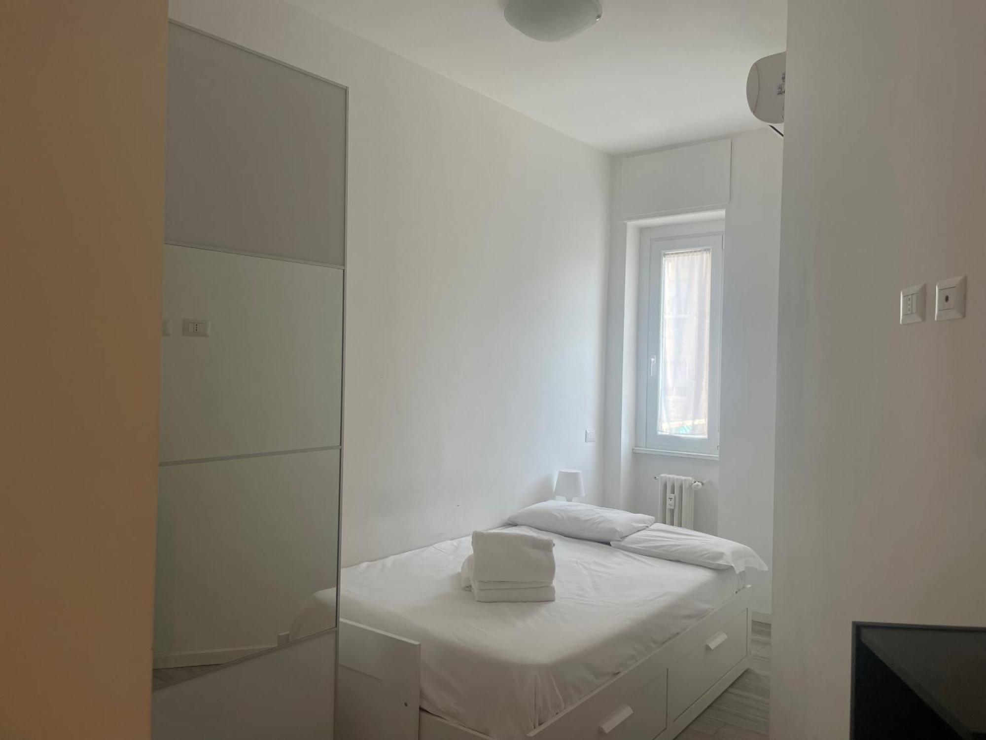 Gardone Apartment - Ampio Appartamento Con 2 Camere Da Letto - Comodo Per Duomo! Mediolan Zewnętrze zdjęcie